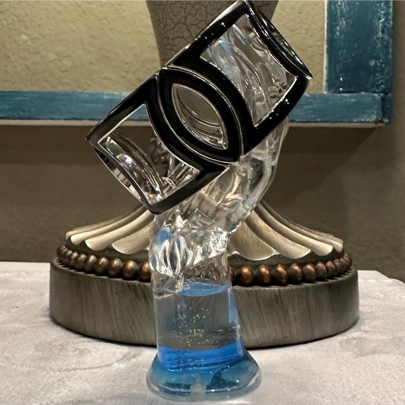 Jet Black Enamel Inlay & Silver Tone Stretch Bracelet - Picture 5 of 11